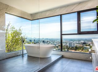 6939 Oporto Dr, Los Angeles, CA 90068