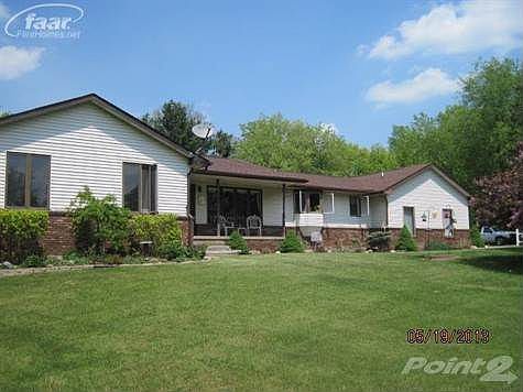 This is it-your country home with all the amenities + nature all around you. Convenient access to ex