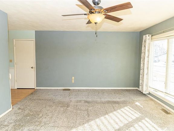 3rd image of 319 S 1st St