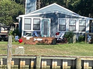 323 Riverside Dr, Deltaville, VA 23043