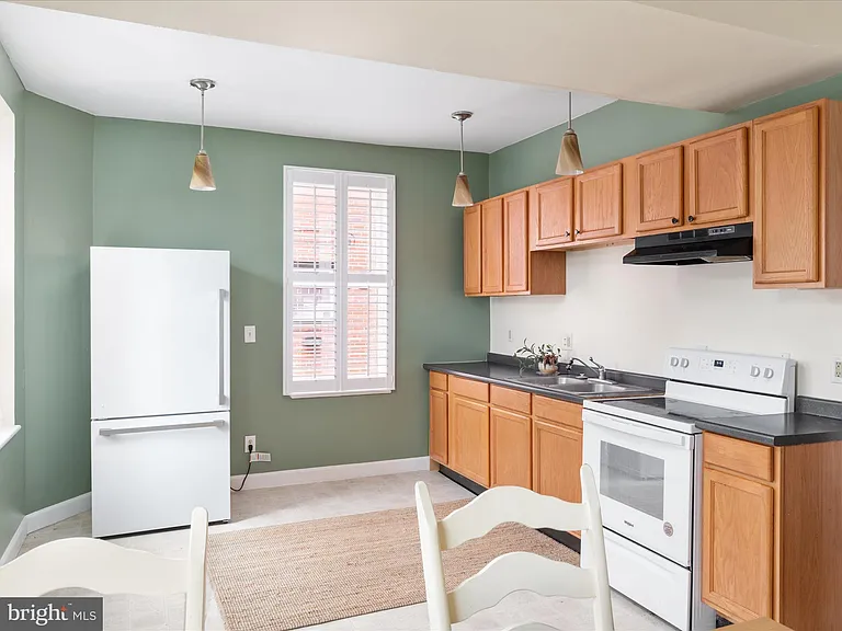 401 E Main St #A — Photo 4