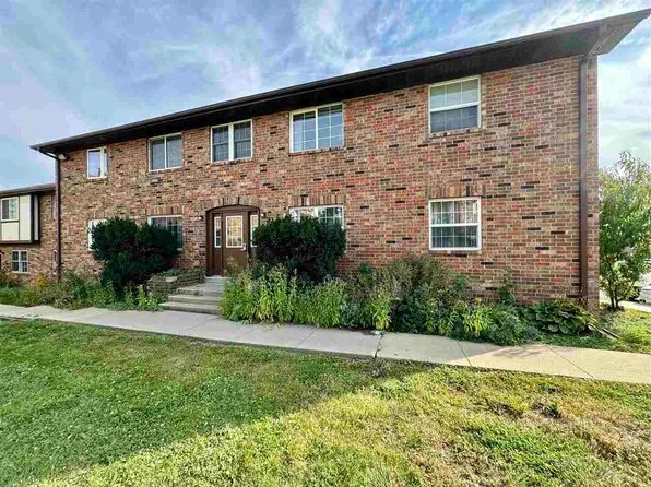 901 21st Avenue Pl, Coralville, IA 52241