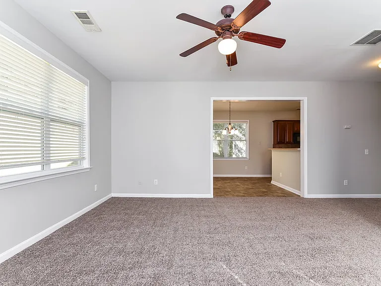 1 Horseshoe Ln — Photo 5