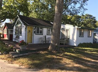 28 Andrew Comstock Rd, Warwick, RI 02886