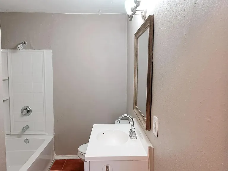 1129 E Doddridge Ave — Photo 8