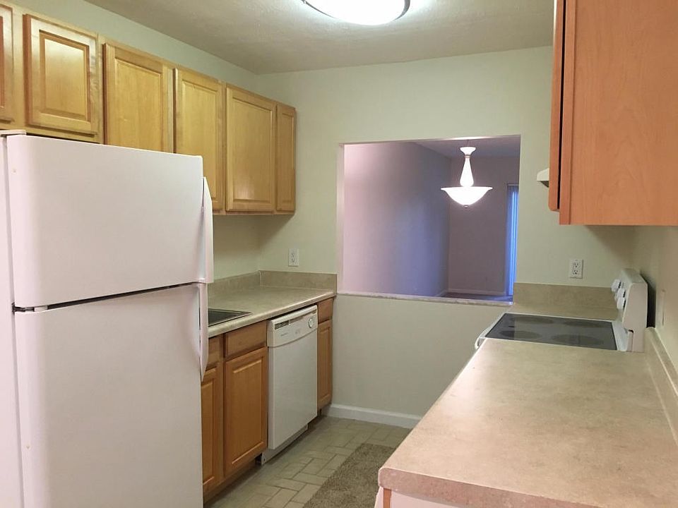 Eat-in Kitchen