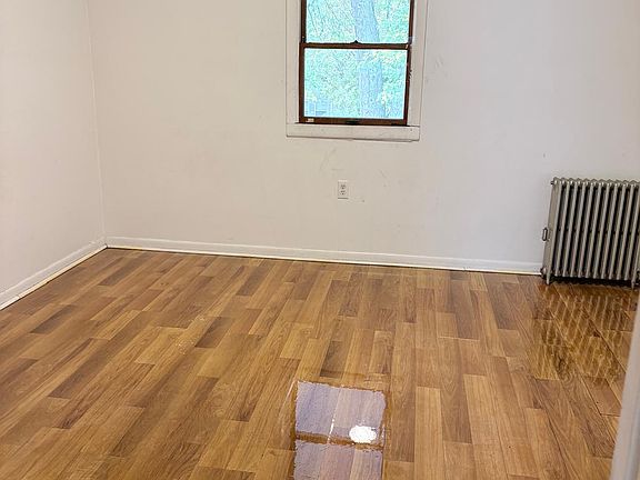 3rd image of 926 Mount Vernon Ave #1