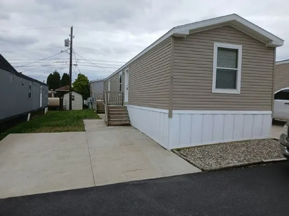1022 Dogwood St #422, Laurys Station, PA 18059