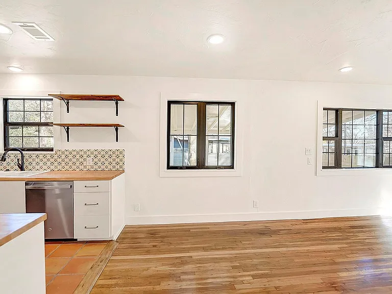 510 Parkview Blvd — Photo 7