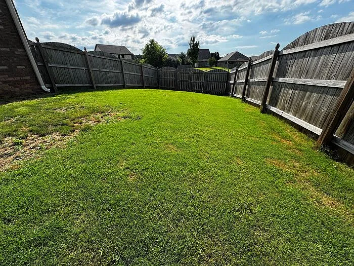3 bed, 2.5 bath, 2786 sqft, $2,595 — Photo 2