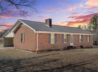 719 McCray Rd, Burlington, NC 27217