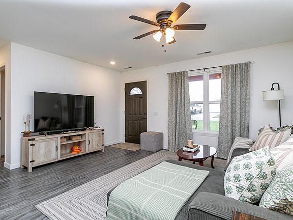 5th image of 511 E Southgate St