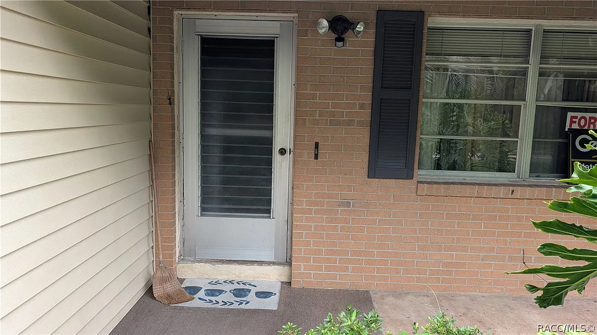 2 bed, 1.0 bath, 1007 sqft, $1,300 — Photo 3