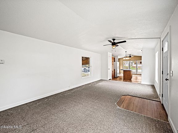 4th image of 652 Burke Rd