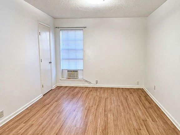 3rd image of 6200 Riverside Dr APT 456