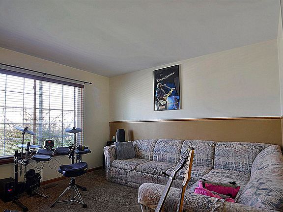 3rd image of 2466 Hillsboro Ln