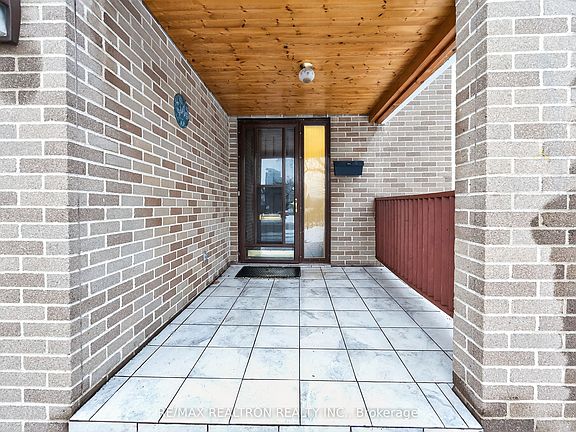 4th image of 96 Invergordon Ave