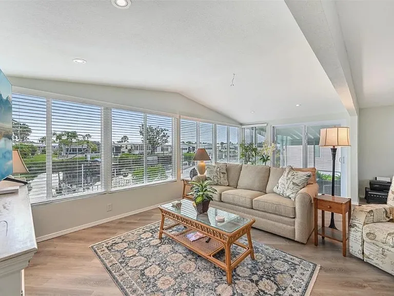 106 Lazy River Rd — Photo 1