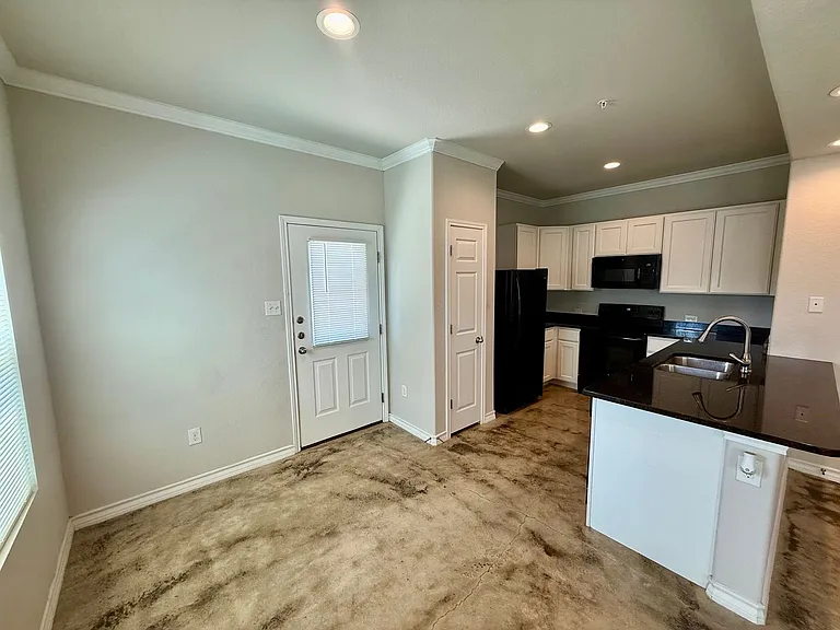 8331 Breezy Cv #4 — Photo 8