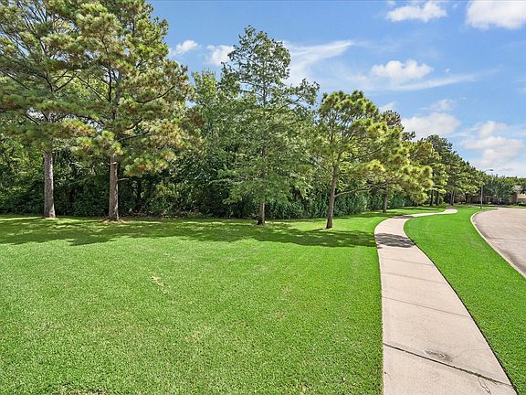 3rd image of 21919 Windmill Bluff Ln
