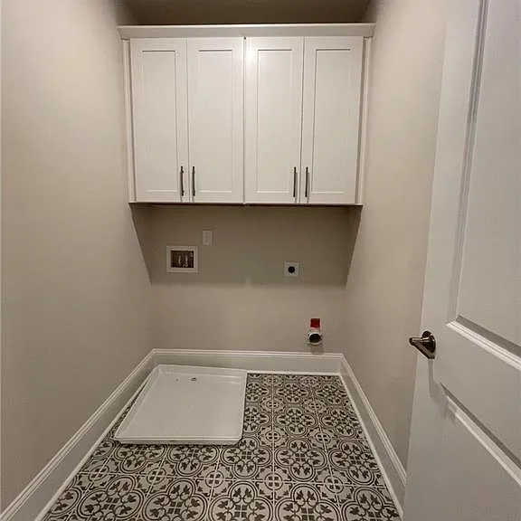 2012 Cortland Rd — Photo 32