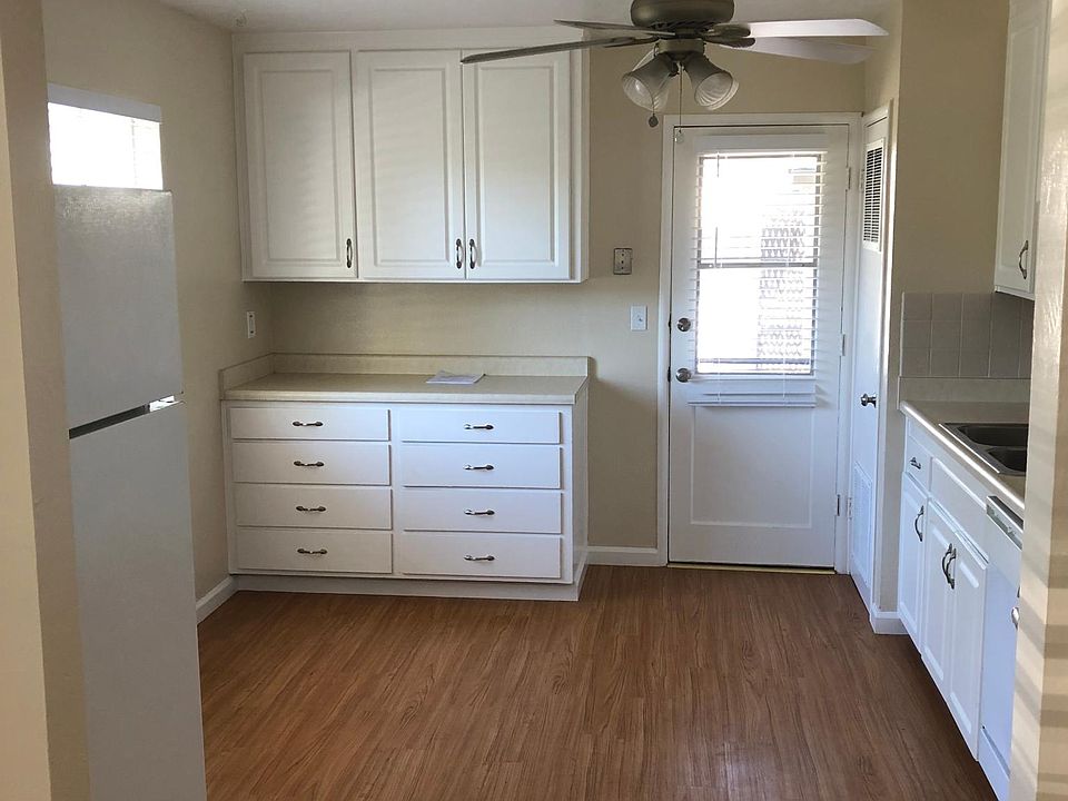 2nd image of 1832 Market St APT B