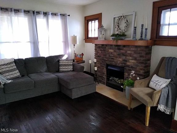2nd image of 2134 7th St
