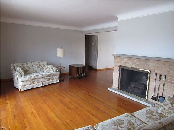3rd image of 5266 W Park Dr
