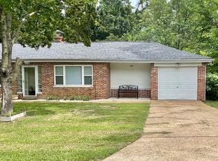 13 N Ridge Trl APT B, Fenton, MO 63026