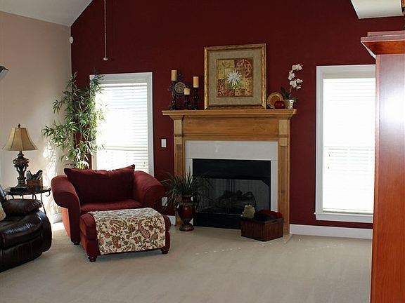 5th image of 213 Lovorn Cir