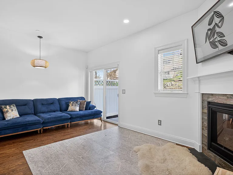 Gas fireplace