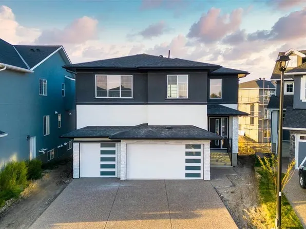 215 N Kinniburgh Pl, Chestermere, AB T1X 1Y1