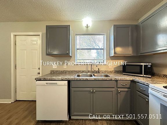 3rd image of 361 N Oak Ct