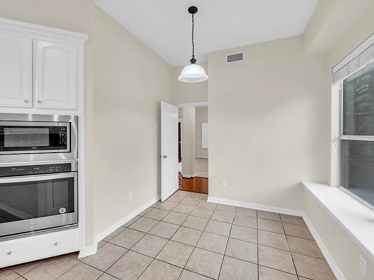 3920 Autumn Ln — Photo 10