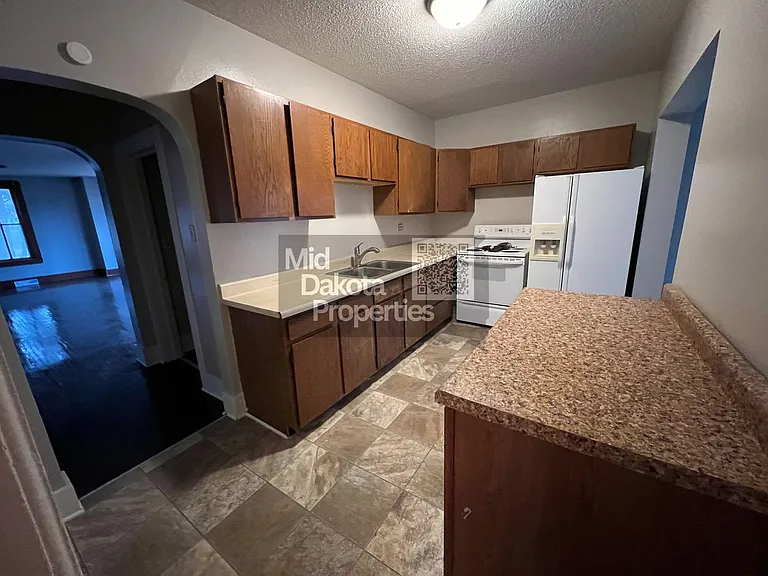 523 W 2nd Ave — Photo 6