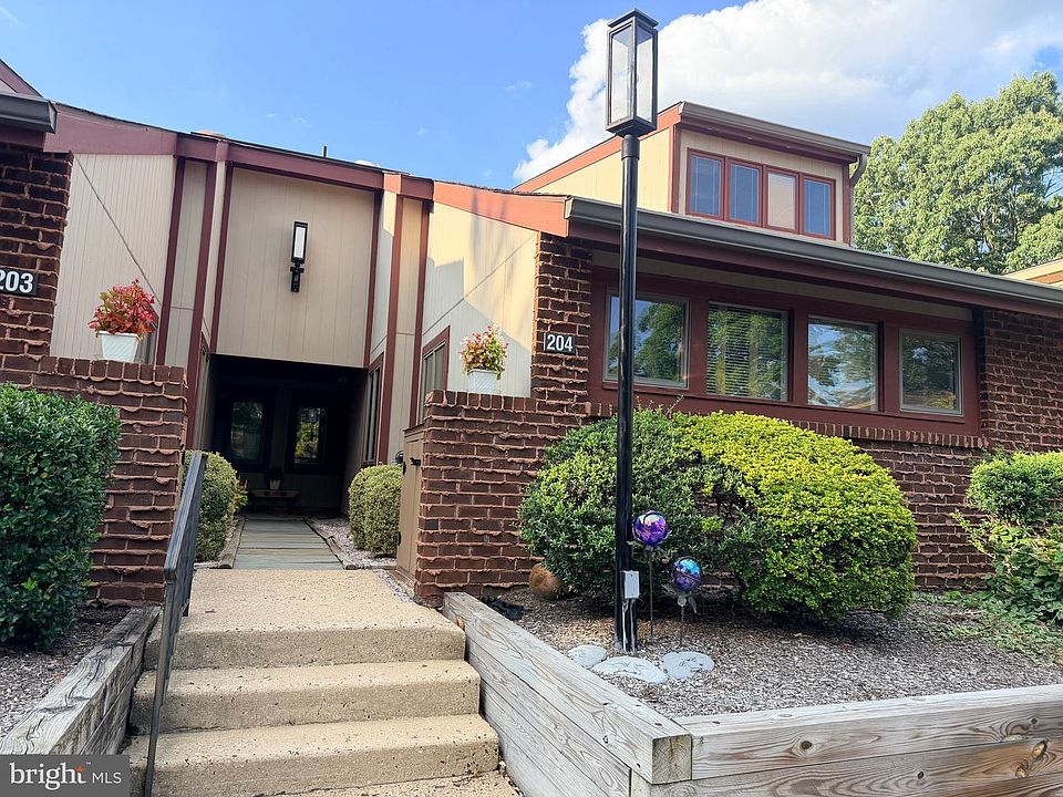 1st image of 204 Uxbridge