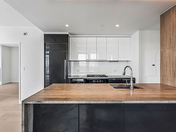 3rd image of 2 Northside Piers APT 26L