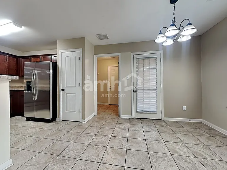 1242 Carlton Ridge Dr — Photo 4
