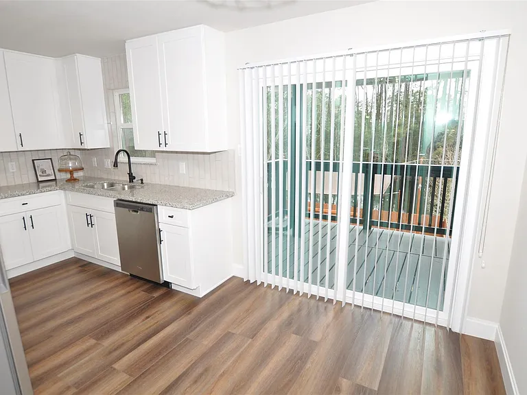 2655 Fountain View St #3 — Photo 11