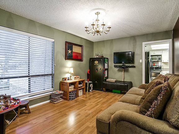 5th image of 3039 Low Oak St