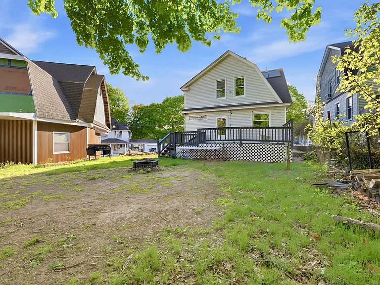 2 Oakland Ave — Photo 22