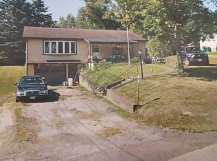 54 Vermont St, Holland, NY 14080