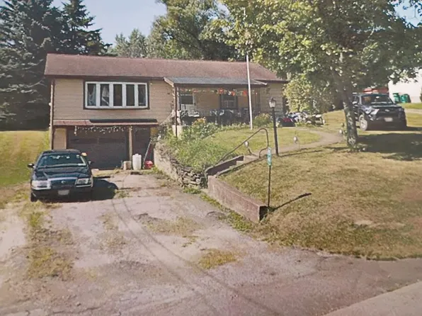 54 Vermont St, Holland, NY 14080