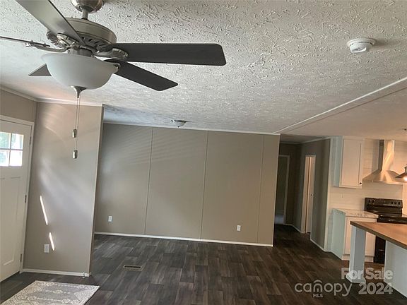 4th image of 25 Thunder Bay Ln