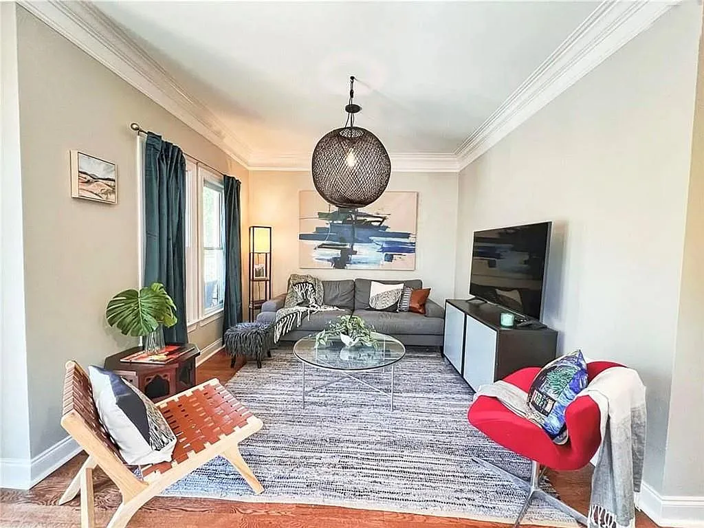 3 bed, 3.5 bath, 1742 sqft, $3,995 — Photo 2