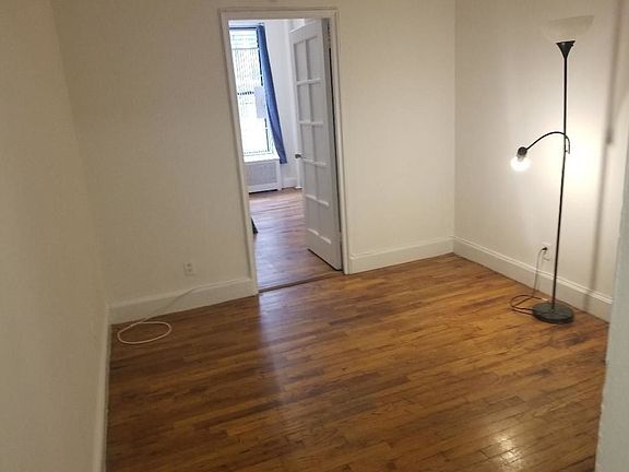 3rd image of 210 E 84th St APT 1D