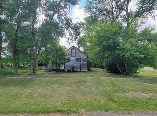 174 N Main St, Regan, ND 58477
