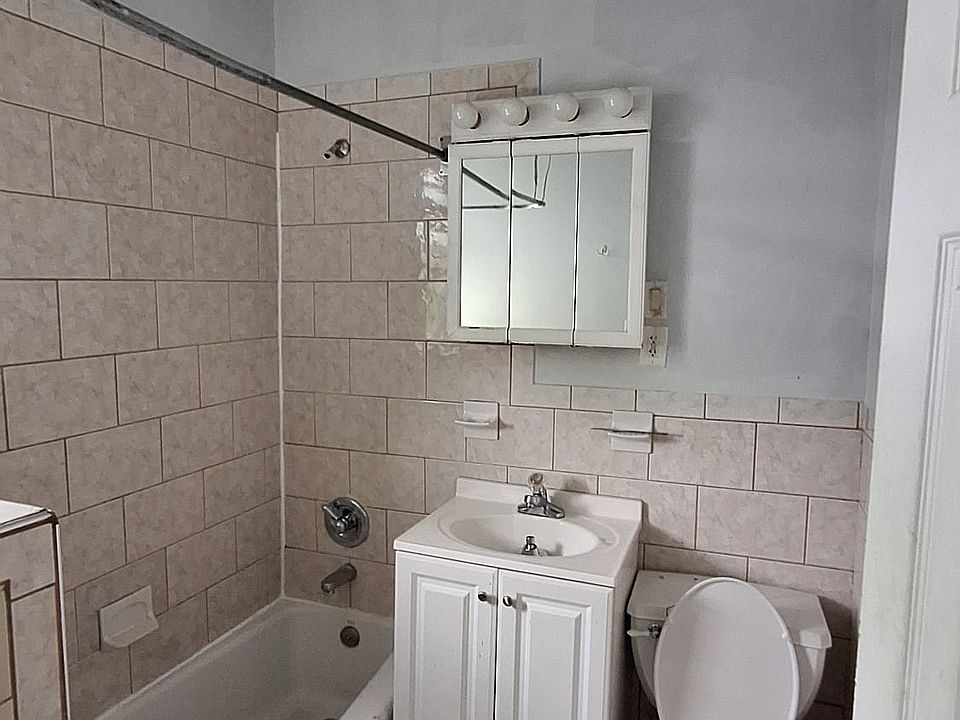 1st image of 108-110 Isabella Ave #3
