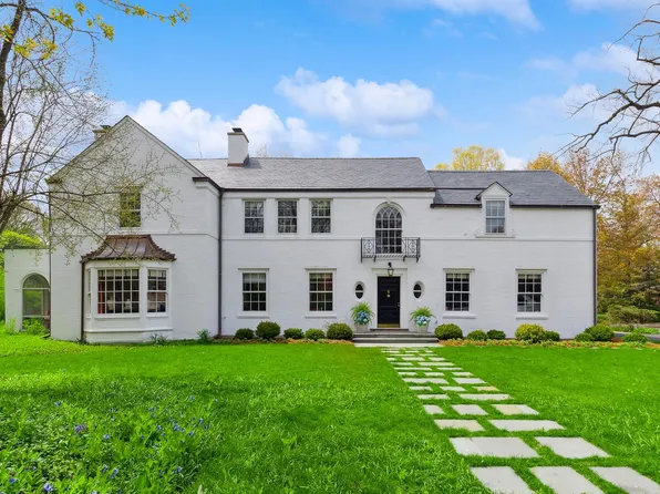 220 De Windt Rd, Winnetka, IL 60093