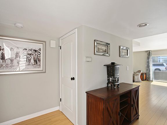2nd image of 125 29th St #A